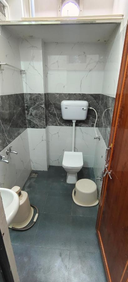 Hotel Anjali Ujjain Exteriör bild