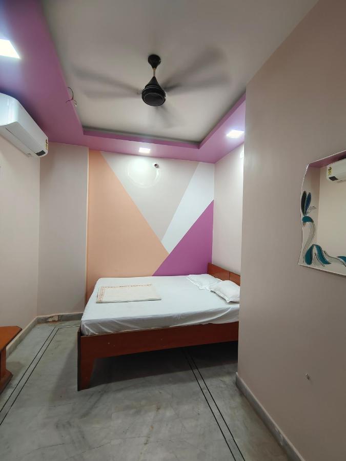 Hotel Anjali Ujjain Exteriör bild