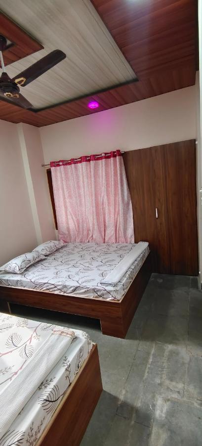 Hotel Anjali Ujjain Exteriör bild