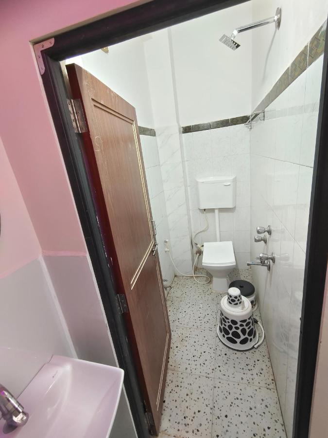 Hotel Anjali Ujjain Exteriör bild