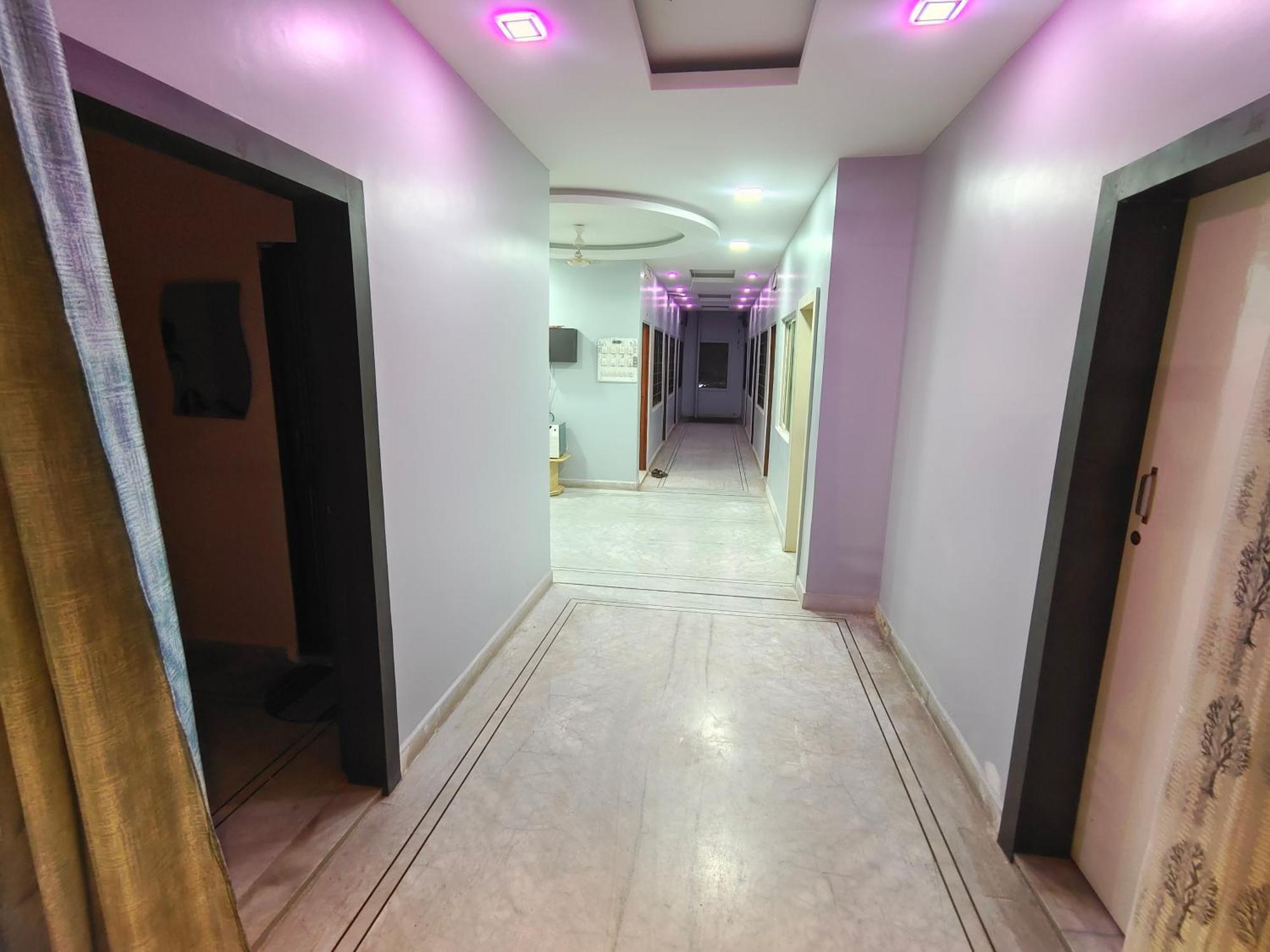 Hotel Anjali Ujjain Exteriör bild